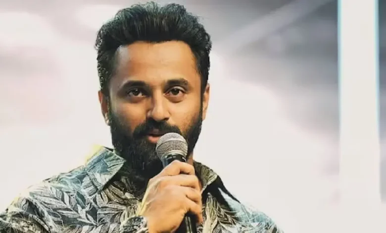 Actor Unni Mukundan has been summoned by court in the case of assaulting former manager Vipin.