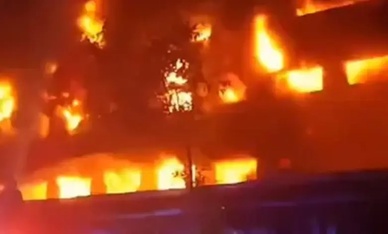 Firefighters Battle Intense Blaze at Bhiwandi Dyeing Factory