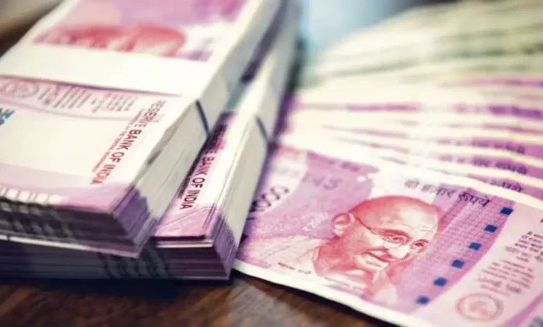 INR vs USD: Indian Rupee Falls 30% Since 2014 as Pressure Mounts on Currency