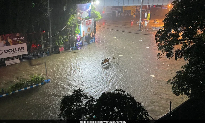 Torrential Downpour Drenches Kolkata, Sparking Flood Fears Ahead of Durga Puja Festivities