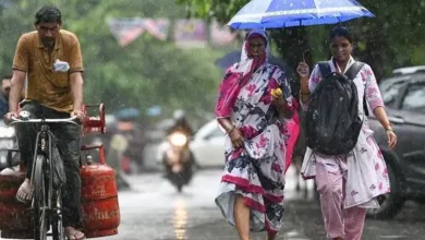Mumbai Braces for Persistent Showers Amid Sticky Humidity and Fair Skies