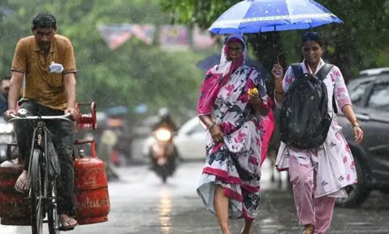 Mumbai Braces for Persistent Showers Amid Sticky Humidity and Fair Skies