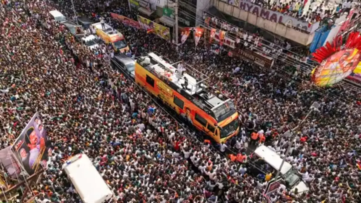 Stampede at Tamil Actor Vijay's Political Rally in Karur Leaves 10 Dead, Dozens Injured