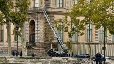 Thieves Swipe Napoleonic Treasures in Lightning-Fast Louvre Break-In
