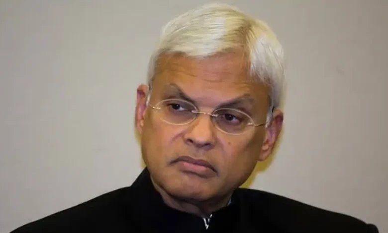 Prominent US analyst of Indian origin and longtime adviser on South Asia policy has been arrested for allegedly hoarding classified documents and meeting Chinese government officials.