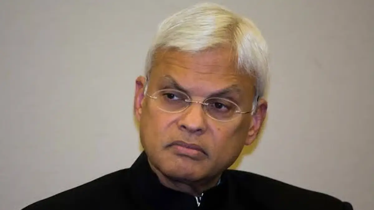 Prominent US analyst of Indian origin and longtime adviser on South Asia policy has been arrested for allegedly hoarding classified documents and meeting Chinese government officials.