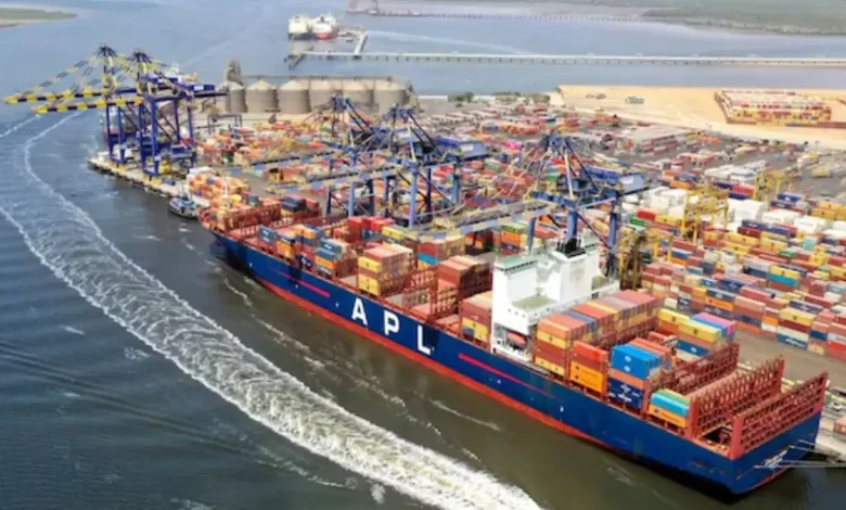 At a time when strained India-Bangladesh ties have tightened the screws on bilateral trade, Pakistan has spotted an opening as it warms up to Dhaka.