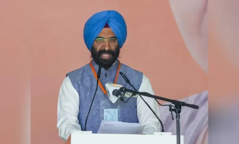 The war of words over Delhi’s toxic air escalated on Tuesday as BJP leader and Delhi Minister Manjinder Singh Sirsa accused the Aam Aadmi Party (AAP) of deliberately forcing farmers in Punjab to burn stubble.