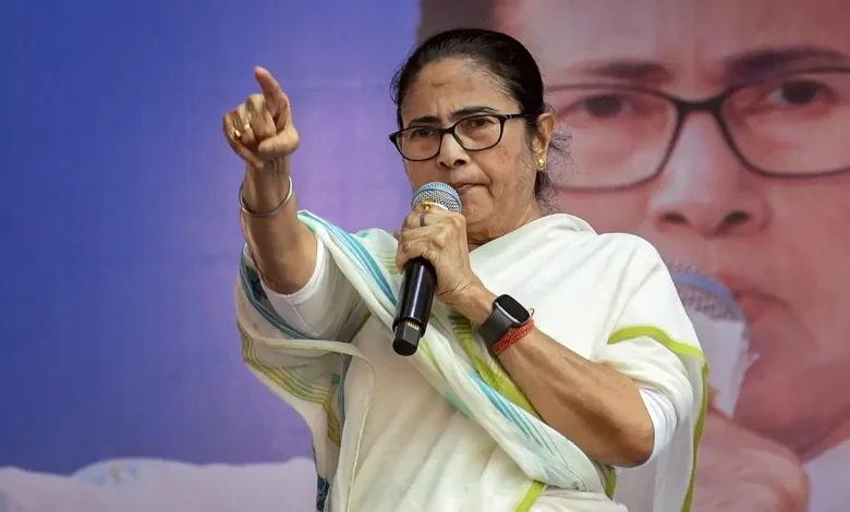 ‘Girls Shouldn’t Go Out at Night’: Mamata Banerjee Faces Backlash Over Remarks on Durgapur Gangrape Case