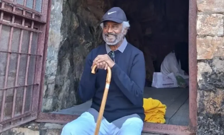 Rajinikanth Visits Mahavatar Babaji Caves on Annual Himalayan Pilgrimage, Greets Fans on the Way