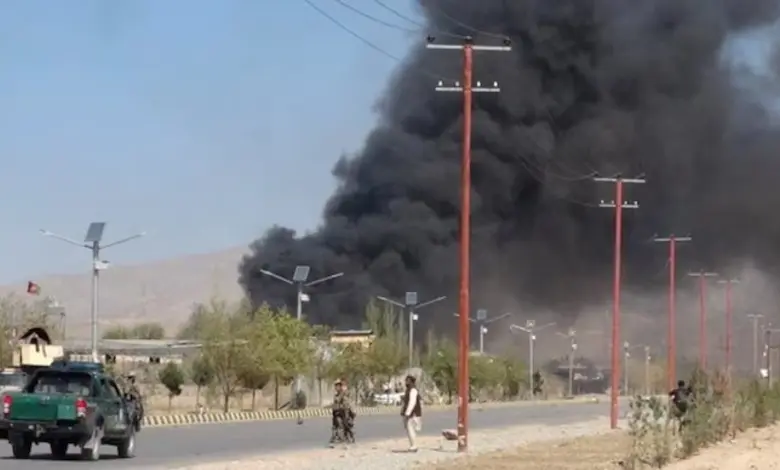 Taliban kill 12 Pakistani soldiers in cross-border clashes, seize army outposts