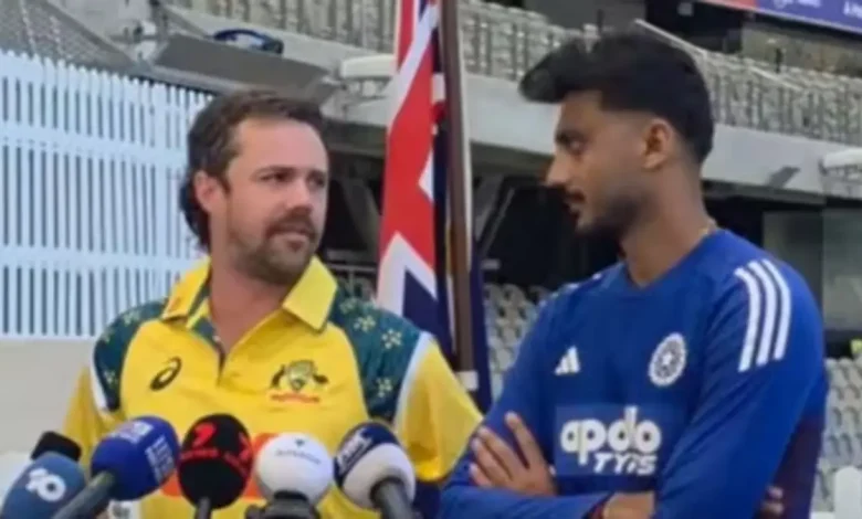 Travis Head Glances at Axar Patel After Predicting ‘Rohit, Kohli Will Play Till 2027 World Cup’; All-Rounder Responds With a Smile