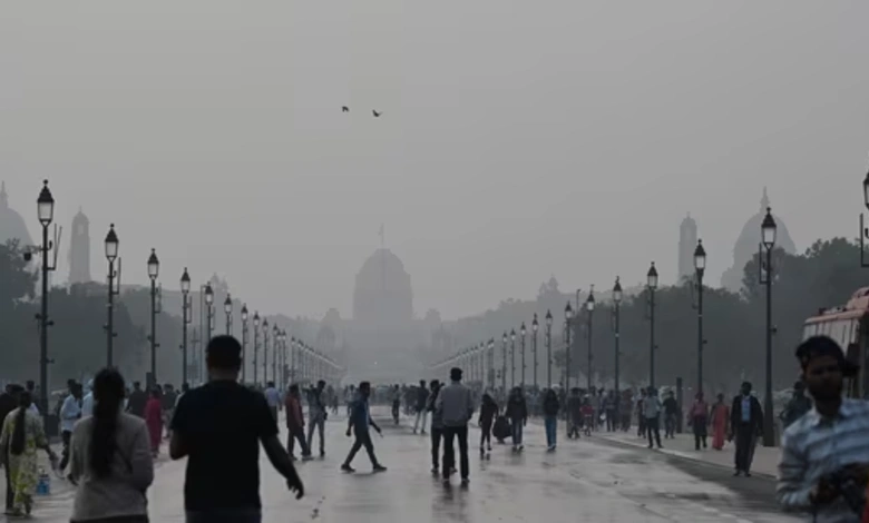 Delhi's Smog Chokes Capital as AQI Hits 397; Demonstrators Pepper-Spray Officers in Tense Standoff