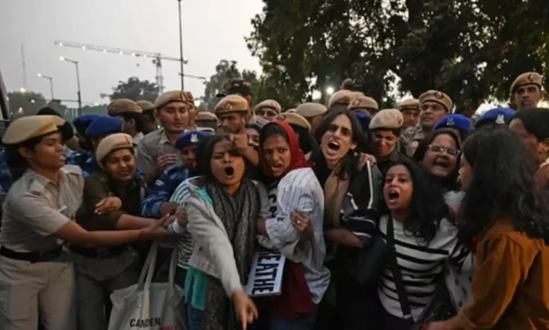 Delhi’s Toxic Air Sparks Protest at India Gate; Residents Demand Urgent Action, Several Detained