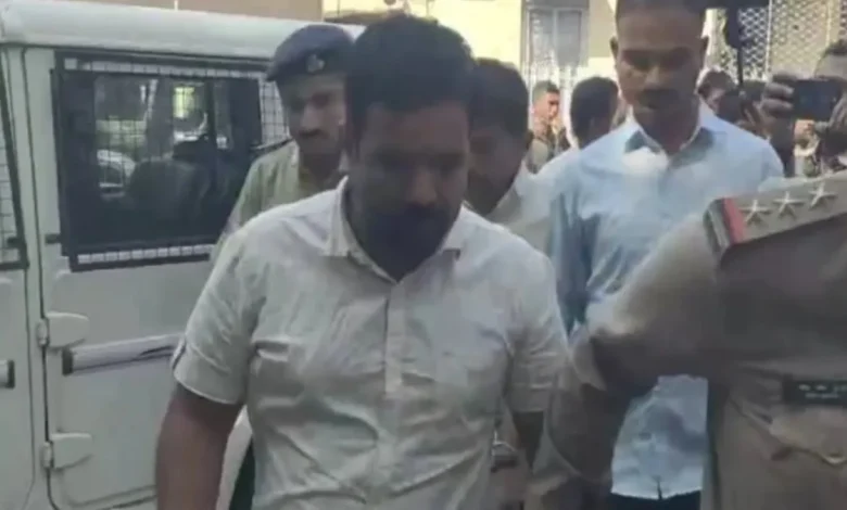 "Hang This Monster!" Bhavnagar Court Echoes With Slogans as ACF Shailesh Gets 7-Day Remand for Killing Wife, 2 Children