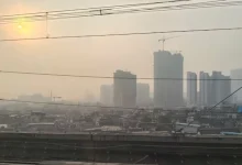 Mumbai's Smog Stranglehold Tightens: Suburbs Hit Hazardous Levels as Fine Particles Surge