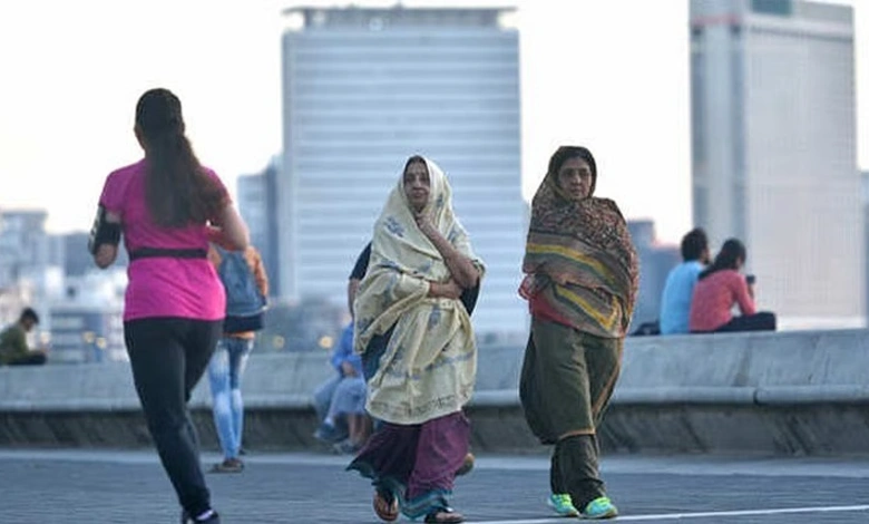 Chilly Winds Sweep In: Mumbai and Maharashtra Brace for Temperature Plunge Amid Lingering Showers
