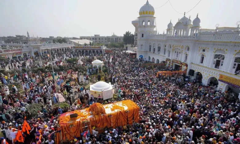 Pakistan Issues Visas to 2,100 Indian Sikh Pilgrims for Guru Nanak Birth Anniversary; Visits Set for Nov 4–13