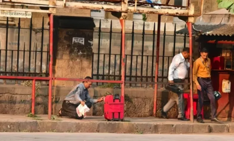 Panic at Mumbai’s CSMT Bus Depot After Suspicious Bag Spotted Amid Red Fort Blast Alert; Bdds Clears Hoax Scare