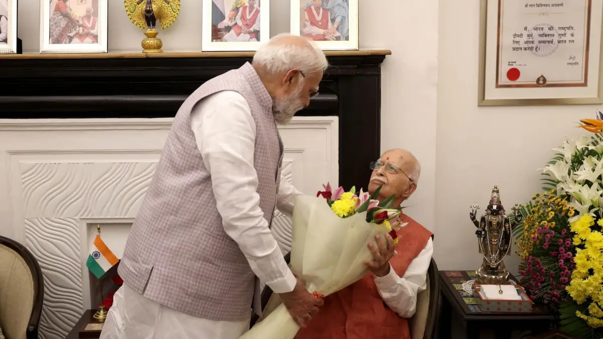PM Modi Visits LK Advani on His Birthday, Praises His Legacy and Vision