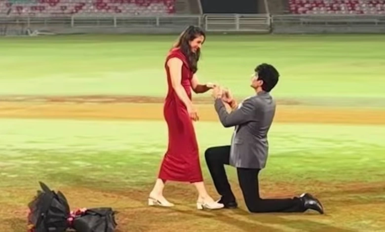 Singer Palash Muchhal Proposes Cricketer Smriti Mandhana