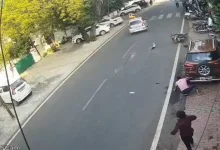 Uttar Pradesh Hit-and-Run: Scooter Riders Thrown in Air After Car Collision in Jhansi; Video Goes Viral
