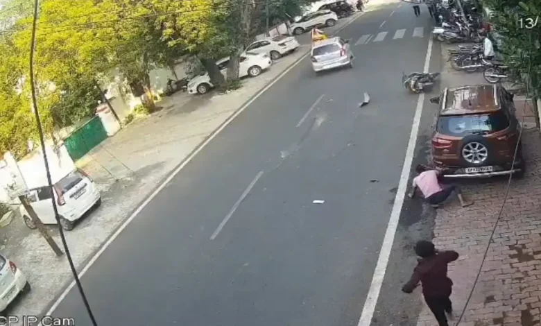 Uttar Pradesh Hit-and-Run: Scooter Riders Thrown in Air After Car Collision in Jhansi; Video Goes Viral