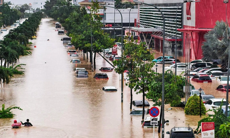 Vietnam : Floods Claim 90 Lives, Devastate Southern Provinces