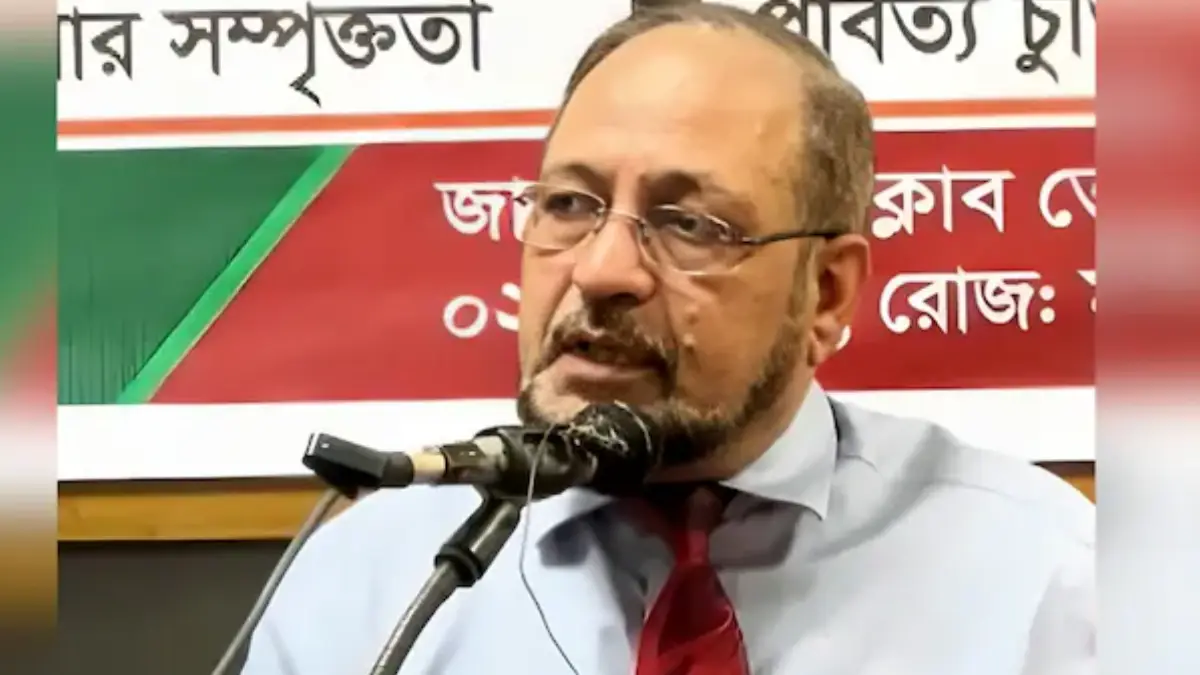 A former Bangladeshi army general has suggested that Bangladesh would not see "complete peace" unless India breaks into pieces.