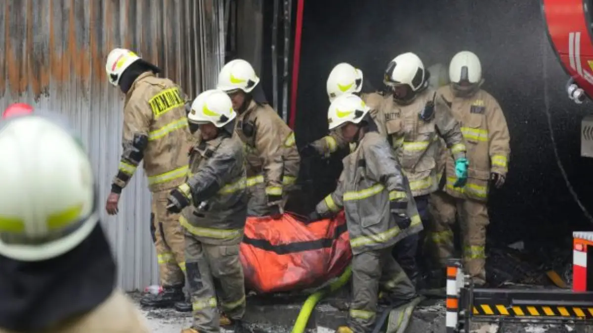 A fire broke out in a seven-storey office building in Central Jakarta on Tuesday, killing at least 20 people.