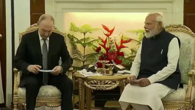 Russian President Vladimir Putin, who landed in Delhi on Thursday evening, has begun his busy schedule for the day.