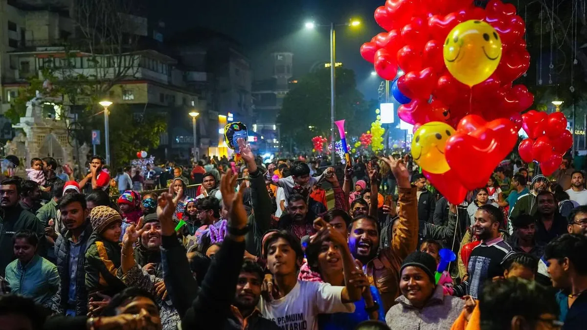 Ahmedabad Issues New Year Traffic Advisory: Vehicle Bans On C.G. Road And Sindhu Bhavan; Check Timings And Alternate Routes