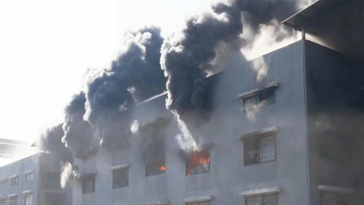 Massive Fire Breaks Out Again On 3rd, 5th And 9th Floors Of Raj Textile Market In Surat
