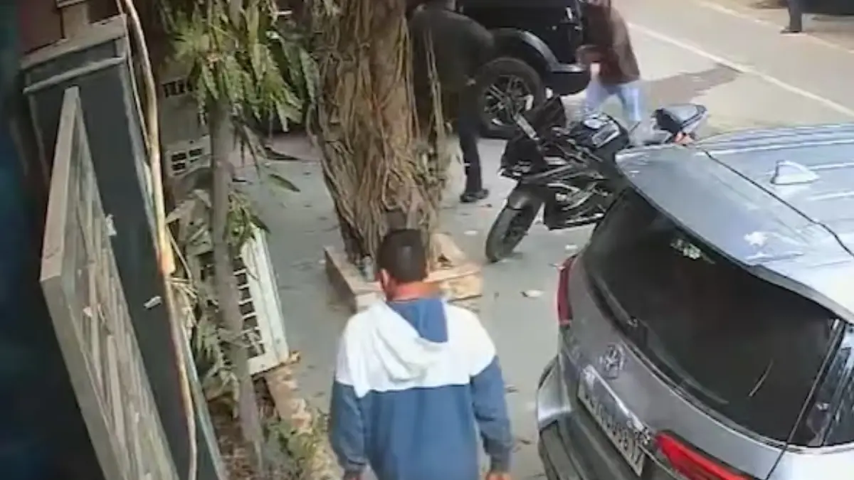 A chilling show of hooliganism in broad daylight sent shockwaves through a residential neighbourhood in Delhi.