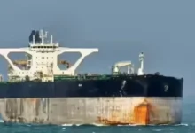 US Seizes Russian-Flagged Oil Tanker Linked to Venezuela Amid Nearby Moscow Naval Presence