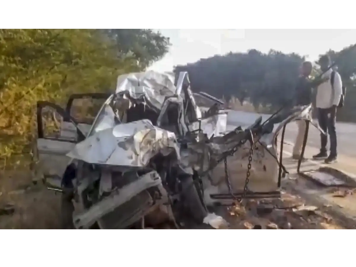Banaskantha Accident: 6 Killed, 3 Critical After Truck Driving on Wrong Side Rams Into Car On Iqbalgarh Highway