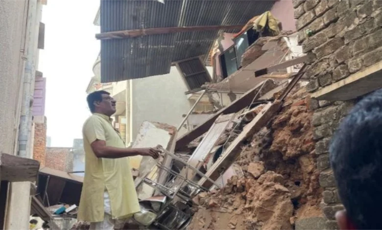 Elderly Woman Dies, Two Others Trapped as Old Building Collapses In Ahmedabad's Navtad Pol During Drainage Work