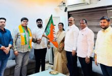 Maharashtra Congress Suffers Major Setback as 12 Suspended Councillors Join BJP Ahead of BMC Elections