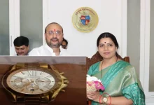 Mumbai Mayor Ritu Tawde Rejects Viral Claims of Sporting Rs 1 Crore Rolex Watch
