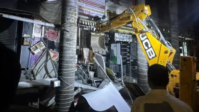 BMC Demolishes Over 60 Illegal Structures And Stalls In Borivali And Kandivali