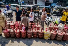 LPG Shortage Fear Grips Indian Households as Government Assures Ample Stock, Citizens Tell a Different Story Online