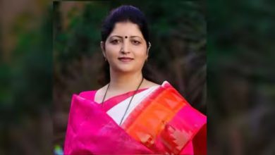 Rupali Chakankar Quits As Maharashtra Women's Commission Chief After CM Fadnavis's Directive; Sunetra Pawar Forwards Resignation