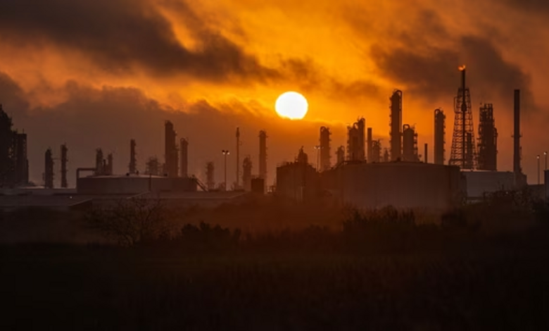 Explosion At Valero Refinery , Huge Fire , Smoke Seen As Texas Plant Blows Up