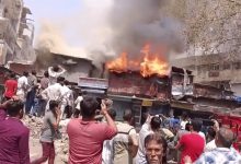 Massive Fire Breaks Out in Ahmedabad's Kalupur Revdi Bazaar; Over 30 Shops Gutted, 20 Fire Engines Deployed