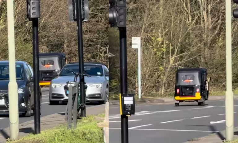 Delhi Auto Ricksa Indian Auto Rickshaw Spotted On London Streets, Viral Video Delights ...