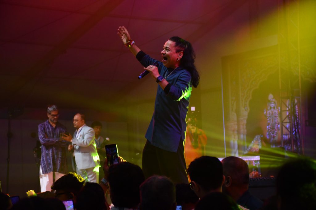 Padma Shri Kailash Kher and Kailasa Band set the stage on fire at Mumbai Samachar's Mathrubhasha Bhagwat Saptah in Borivali, delivering a surprise Gujarati folk performance that had thousands on their feet.