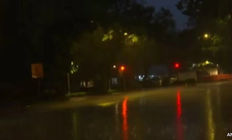 Delhi-NCR Experiences Sudden Rain and Dust Storms