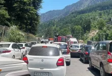 Kullu Experiences Heavy Traffic Instead Of Heavy Snowfall