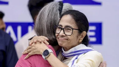 Sonia Gandhi and Mamata Banerjee seen hugging each other