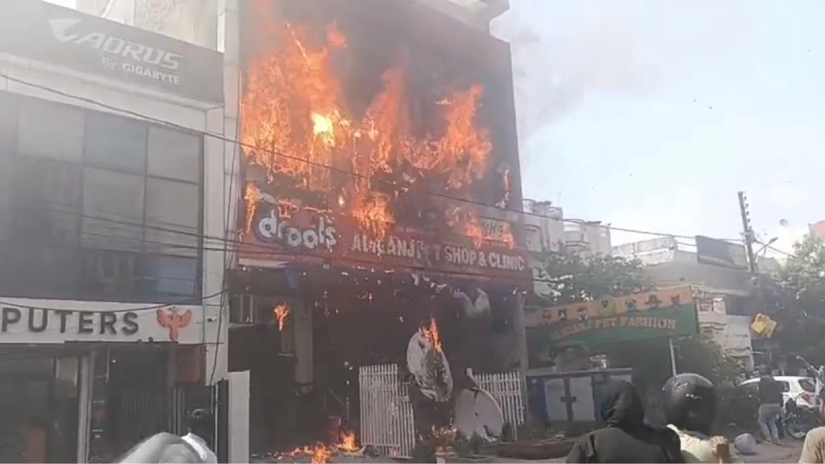 Lucknow Coaching Centre Fire: Students Jump To Escape Flames, Rescue Operations Underway
